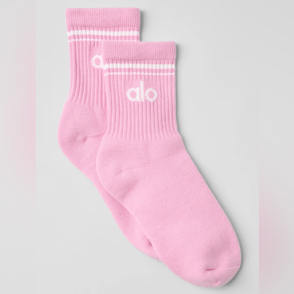 Alo Unisex Half Crew Sock in Sweet Pink/White - new in bag